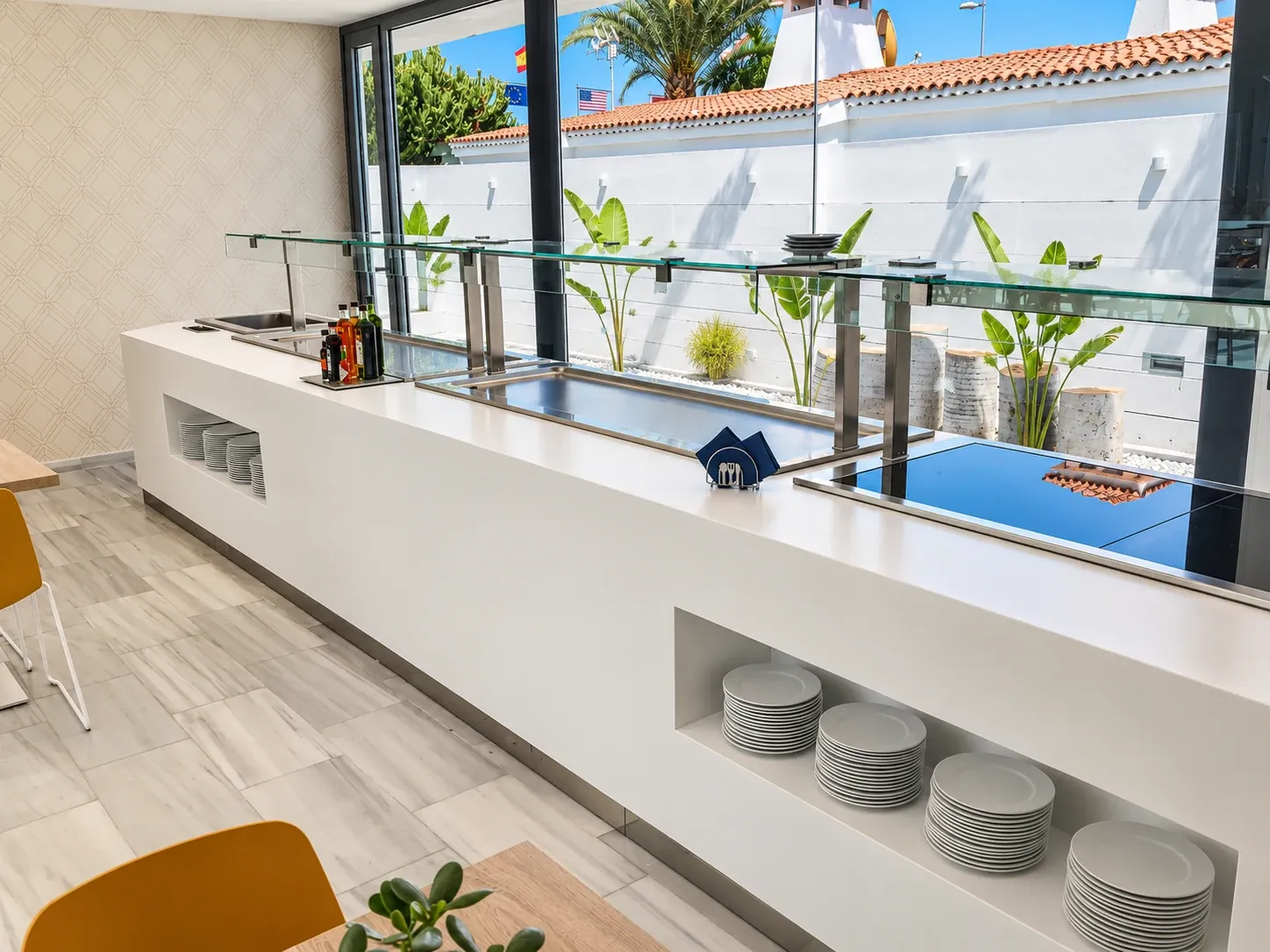 Mueble buffet fabricado a medida para un restaurante de hotel